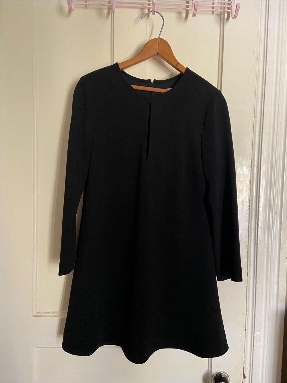 Elizabeth and James black 60s style cocktail mini dress with keyhole neckline